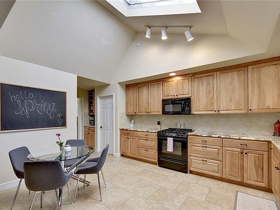5th image of 2104 Plumbrook Dr