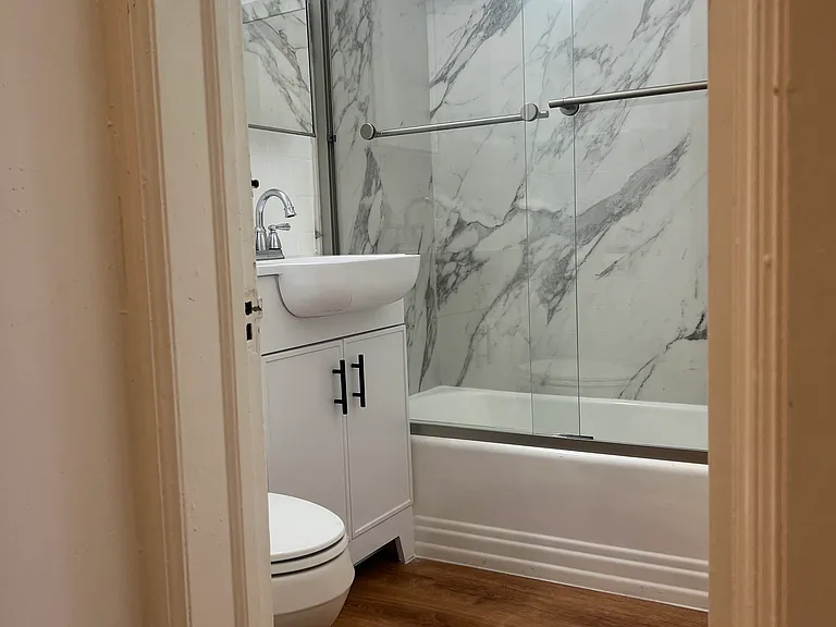 339 Grove St #4 — Photo 8
