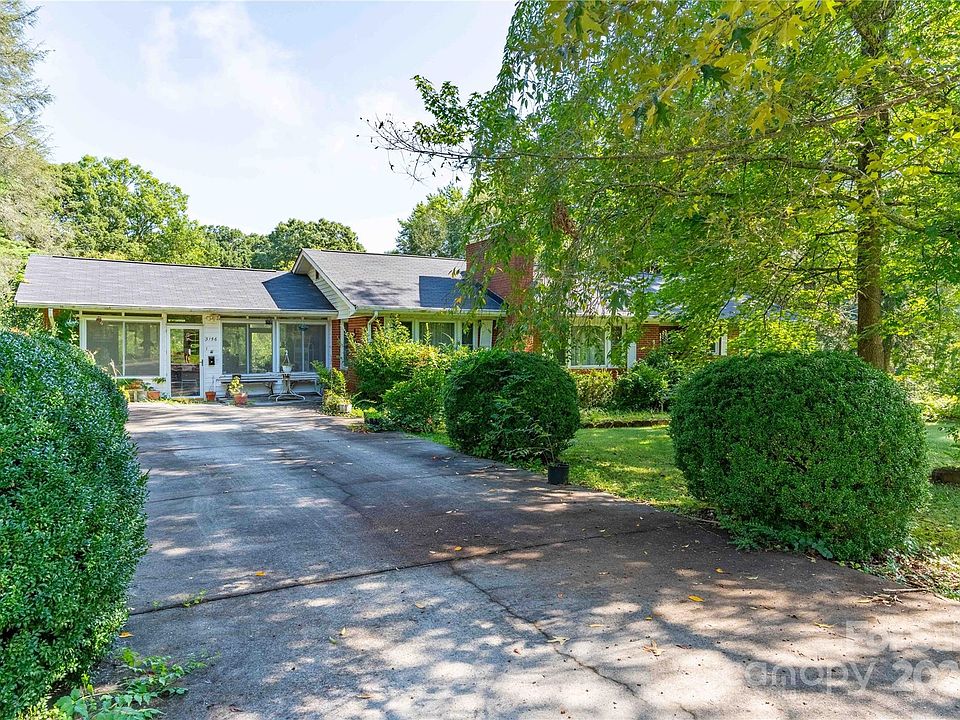 1st image of 3156 Charlyne Dr
