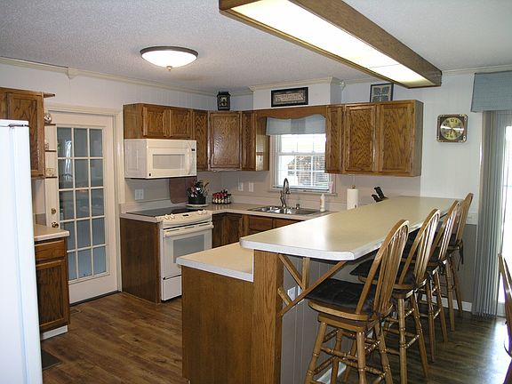 5th image of 706 E 14th St