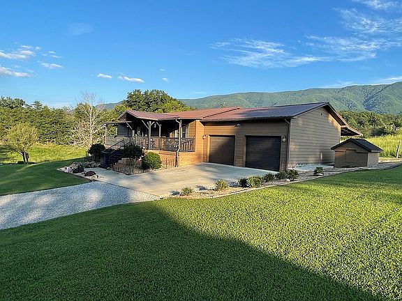 Side view with well house