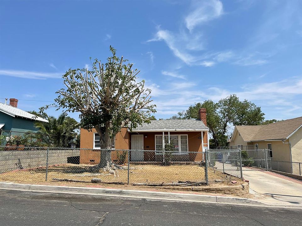 1st image of 16784 Tracy St