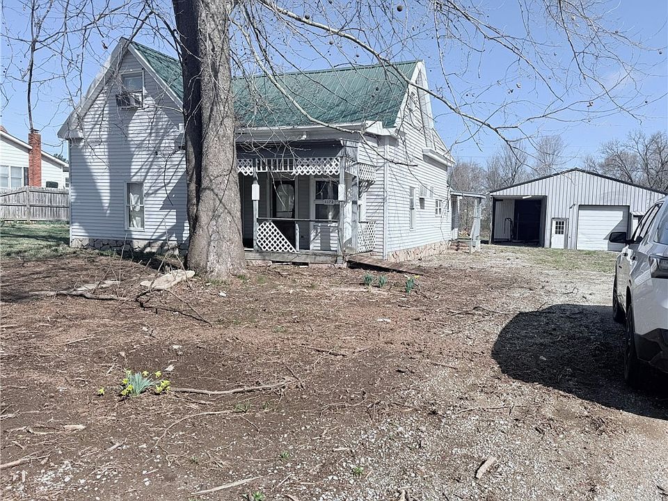 2nd image of 1372 North Street NE