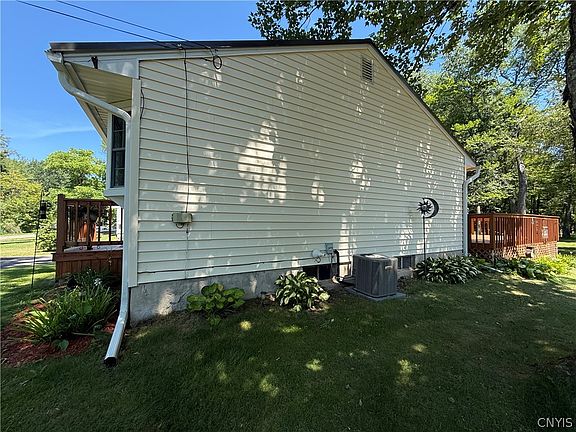 5th image of 8466 Dawn Dr