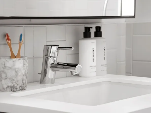 249 Willoughby Avenue image 13 of 29