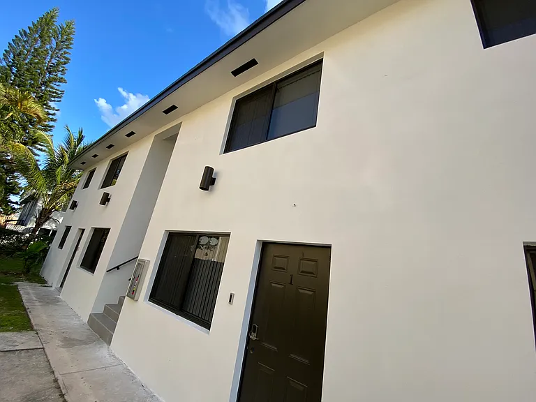951 SW 68th Ct — Photo 11