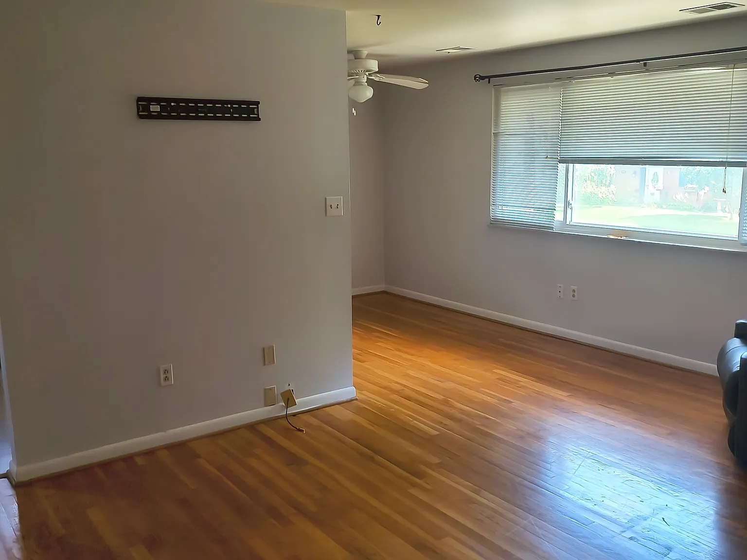 2 bed, 950 sqft, $1,150 — Photo 3