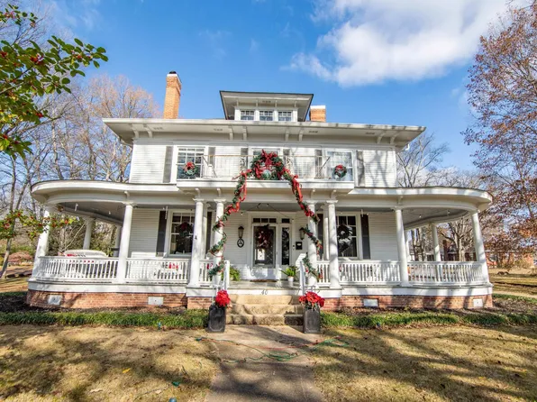 40 College St, Savannah, TN 38372