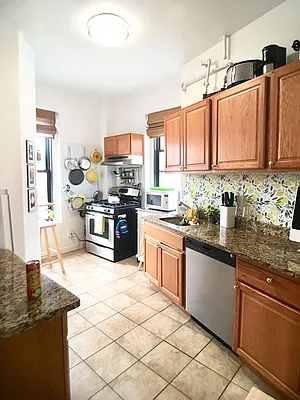 Rented by Moises Farhart, LREB | media 19