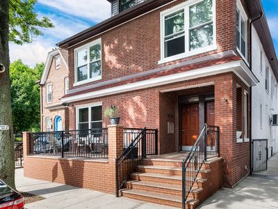824 E 12th St, Brooklyn, NY, 11230