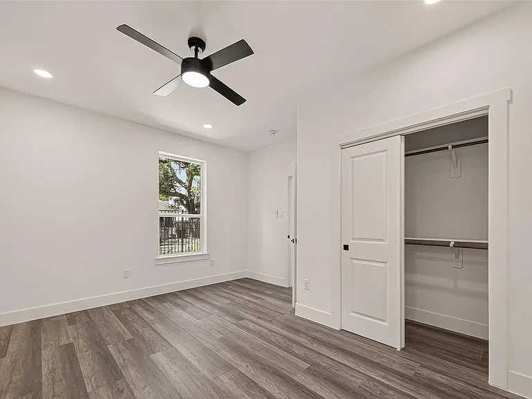 2711 Dennis St — Photo 20