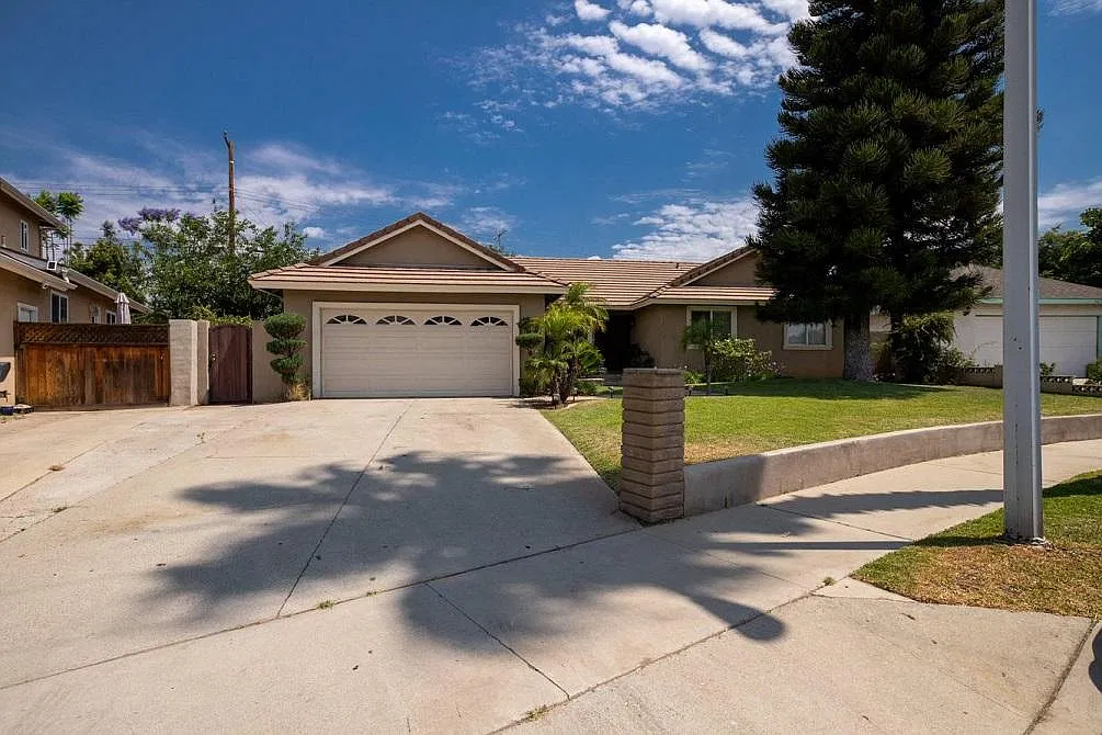 4 bed, 1829 sqft, $4,500 — Photo 1