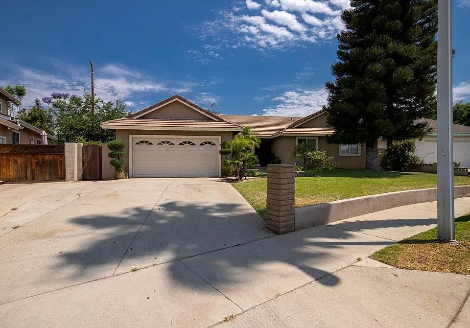 1665 E Palm Dr