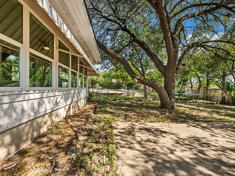 32300 Proctor Ave — Photo 49