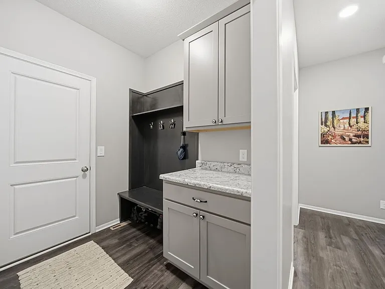 8920 Shadow Creek Ln — Photo 28