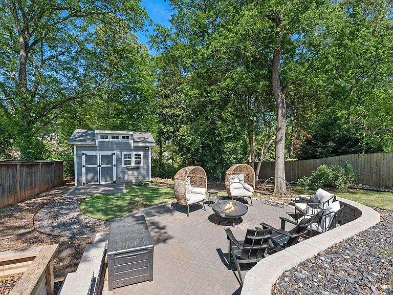 109 W Circle Ave — Photo 30