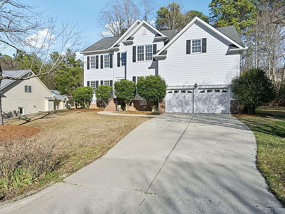 3rd image of 104 Cupola Chase Way