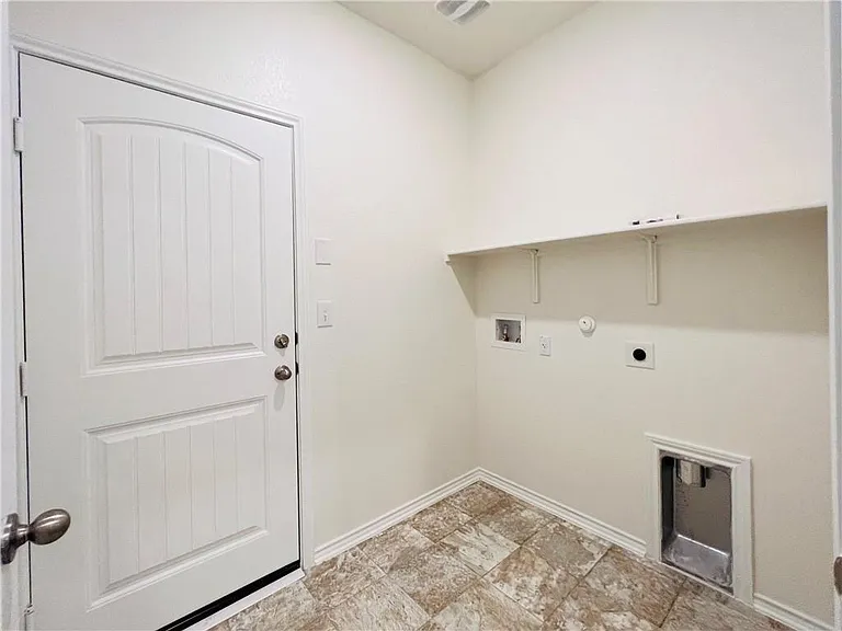 6409 Wagon Spring St — Photo 13
