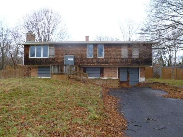 1st image of 5 Fairway Dr