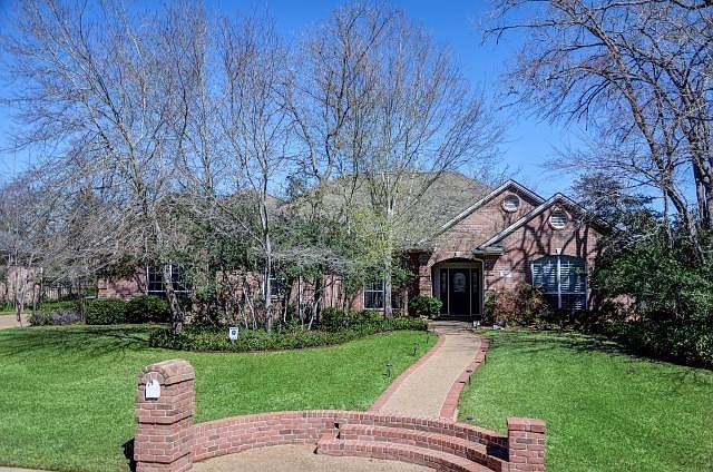 1st image of 8415 Wildewood Cir