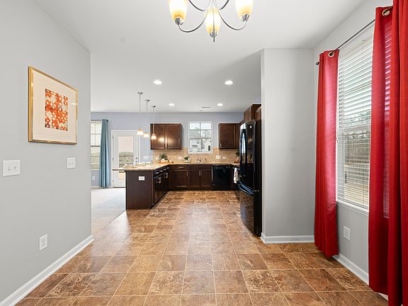 4th image of 422 Pintail Ct