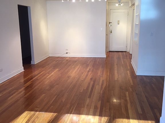 3rd image of 530 W 236th St