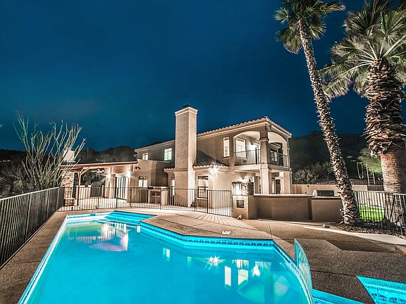 Pool/spa area