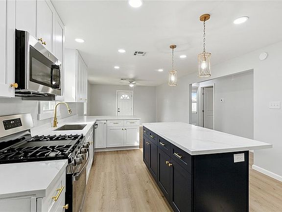 3rd image of 721 Carmadelle St