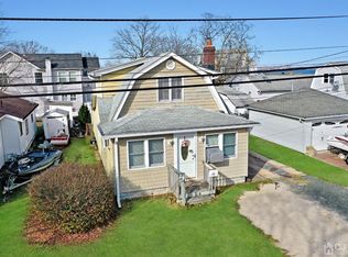 124 Harbor Way, Laurence Harbor, NJ