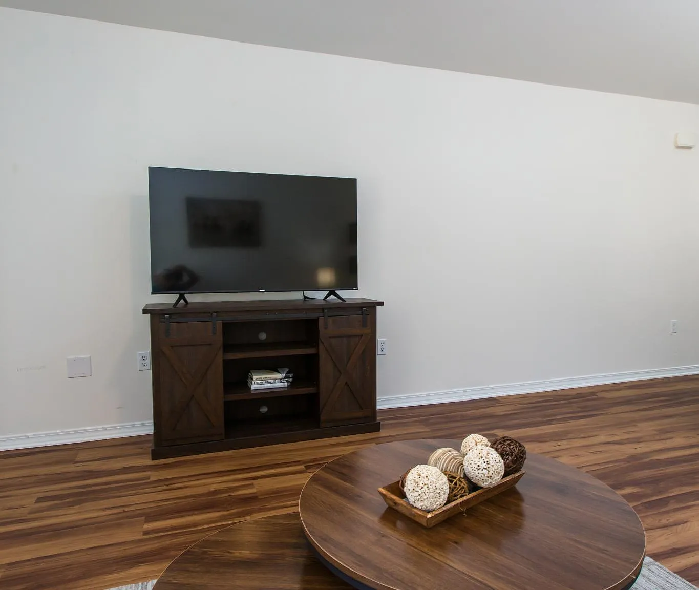 914 N 7th Avenue — Photo 4