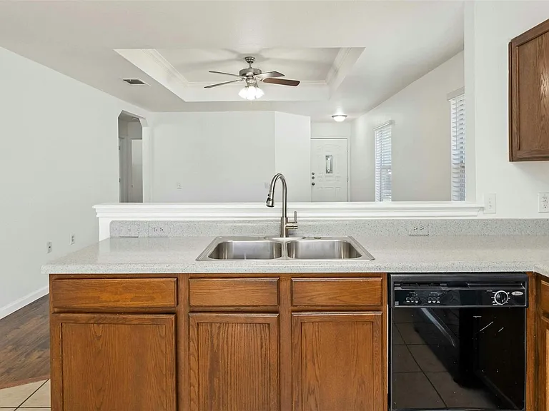 12524 Sky Harbor Dr — Photo 8