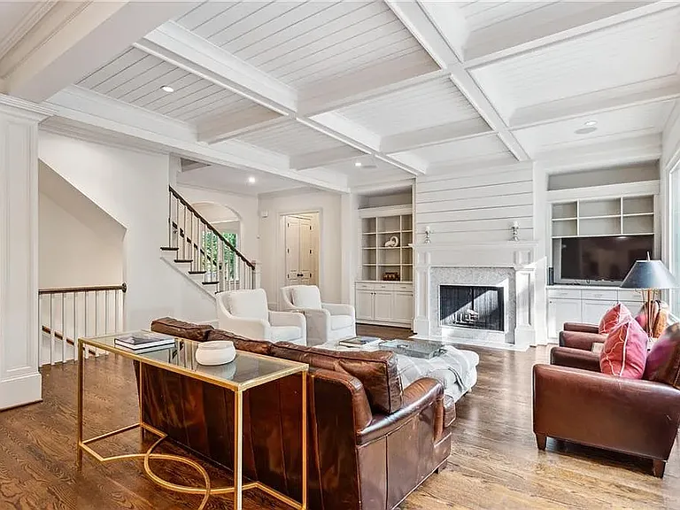 2115 Howell Mill Rd NW — Photo 12