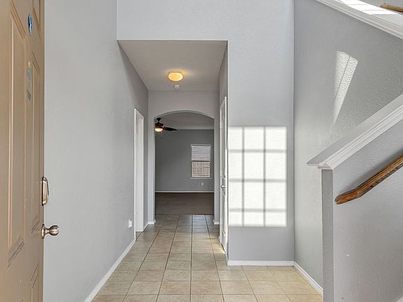 2nd image of 722 Savanna Dr