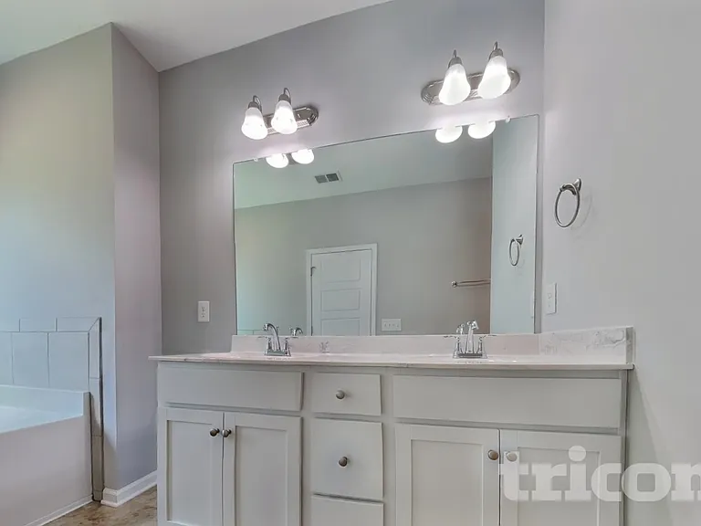 741 W Coker Way — Photo 9