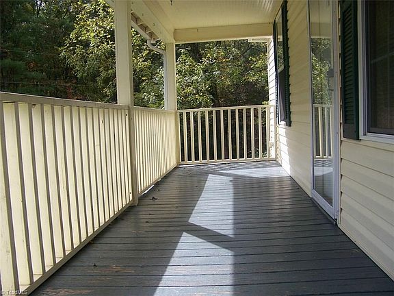 4th image of 117 Leland Ln