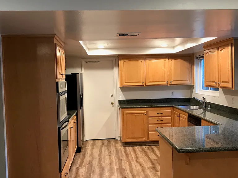 223 Chestnut Ct — Photo 8