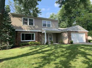 3827 Dewberry Dr, Fort Wayne, IN 46815