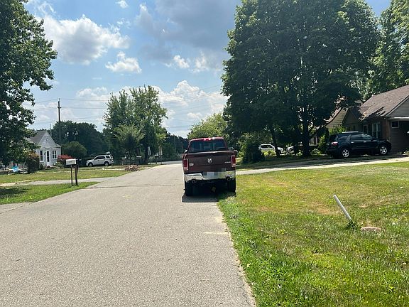 4th image of 13959 Mercedes Ave