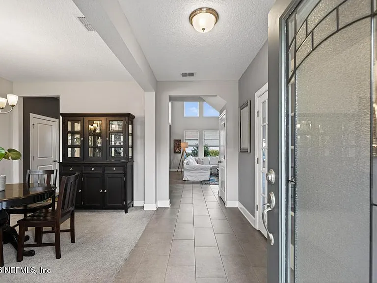 312 Silver Sage Ln — Photo 2
