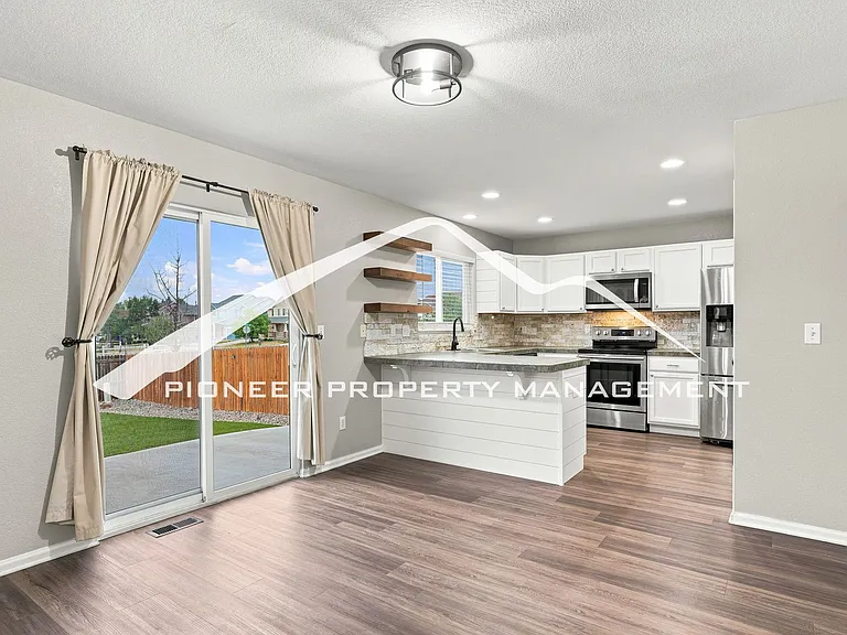 8018 Parsonage Ln — Photo 7