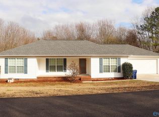 1416 McKelvey Dr NW, Arab, AL 35016