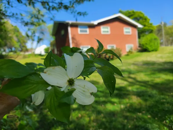 2415 Fairmont Blvd #A, Knoxville, TN 37917