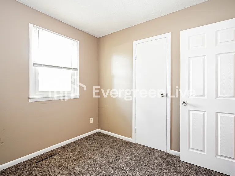 4313 E Livingston Ave — Photo 13
