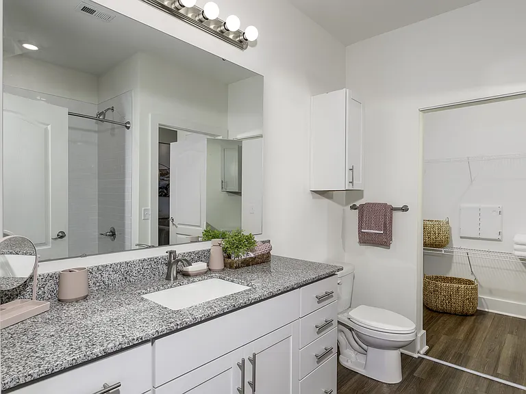 Hickory Cottages Apartment Homes — Photo 13