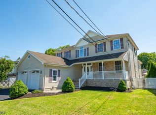 25 Park Pl, Little Falls, NJ 07424