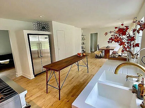 16249 Elizabeth St — Photo 9