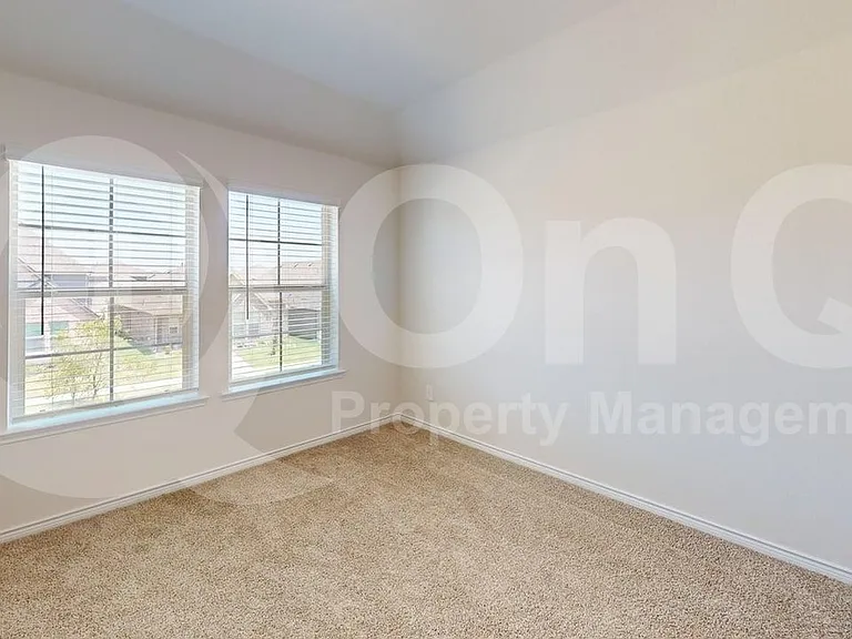 2724 Mexia Ln — Photo 16
