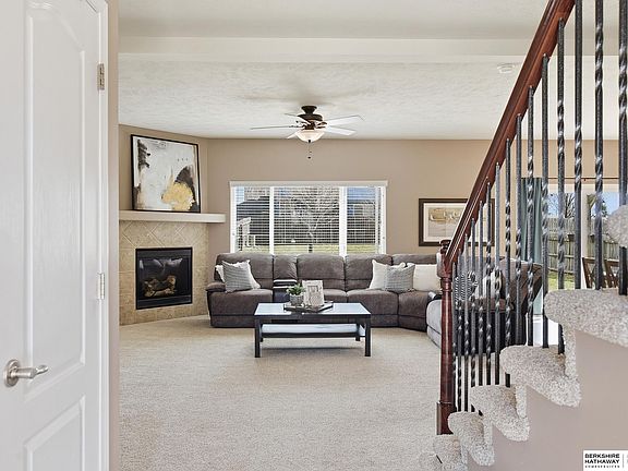 4th image of 4667 N 163rd St