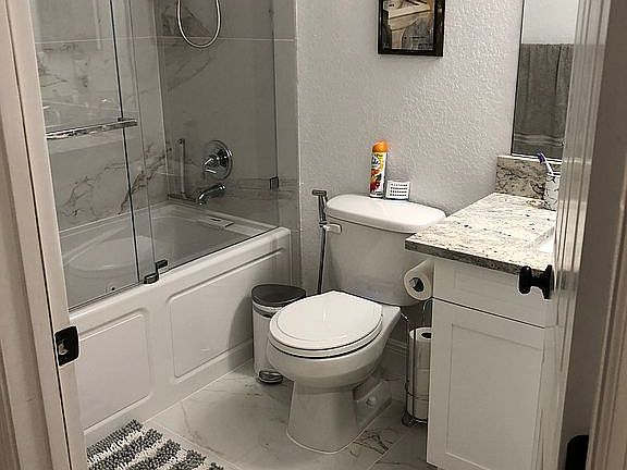 2nd image of 529 N F St APT 1