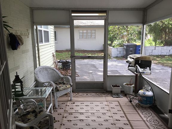 4th image of 1256 Bermuda St